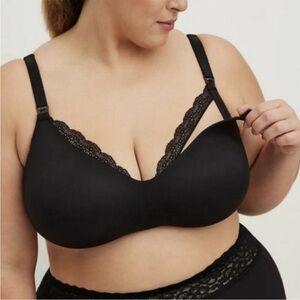 Torrid Dream Wire-Free Nursing Bra Size 40C